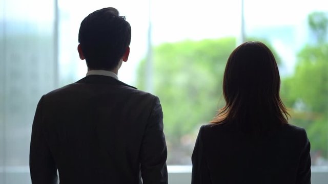 ビジネスマン　背中