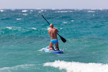 Sulla tavola nella tempesta