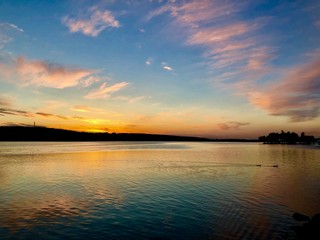 Naklejka premium sunset on the lake