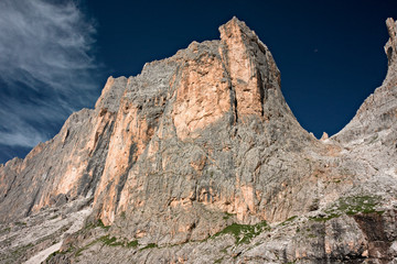 Fototapeta na wymiar Panoramic view of towers and peaks of the Dolomites of the Catinaccio group
