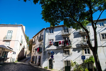 Fototapeta na wymiar アルファマ地区の風景 Alfama, Lisbon, Portugal