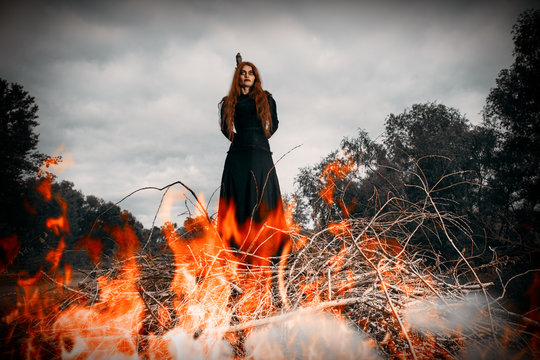 BURN.THE.WITCH.240.3931233.jpg