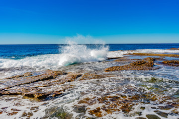 waves crashing on rocks dee why