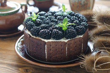 Cake without baking with curd cream and blackberry