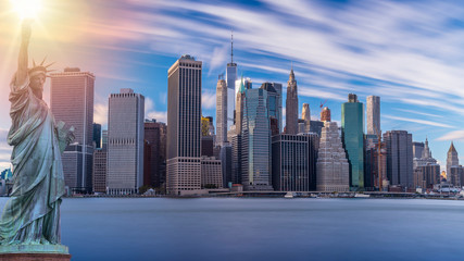 Modern skyscrapers in New York City with Statue of Liberty - obrazy, fototapety, plakaty