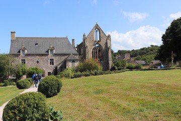 Fototapeta na wymiar Abbaye de Beauport dans la ville de Paimpol - Département des Côtes d'Armor - Bretagne - France