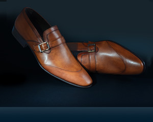 Classic light grunge style executive shoe in dark blue ground