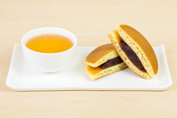 dorayaki with tea, delicious sweets of Japanese