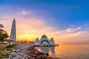 Malacca Straits Mosque ( Masjid Selat Melaka), It is a mosque located on the man-made Malacca Island near Malacca Town, Malaysia - obrazy, fototapety, plakaty