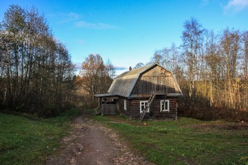 Fototapeta na wymiar Old wood houses in russian village