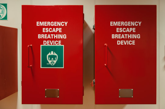 Breathing device in emergency case