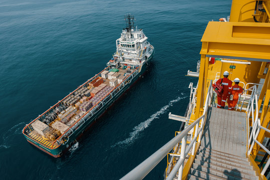 Supertanker and cargo in ocean