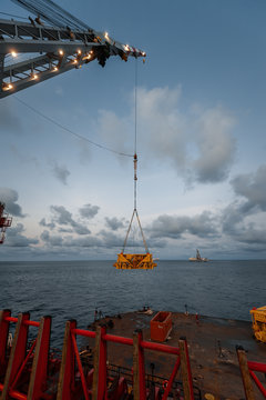 Crane lifter lifting heavy load