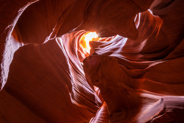 Upper Antelope Canyon midday photography tour