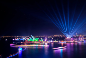 Pylon uitkijk op het levendige stadsbeeld van Sydney