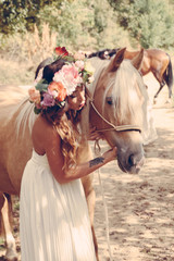 l'amour et le mariage sur un cheval 