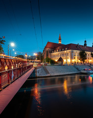 Fototapeta na wymiar blue hour in wroclaw