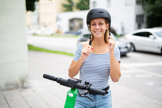 Roller Fahren Photos Royalty Free Images Graphics Vectors Videos Adobe Stock