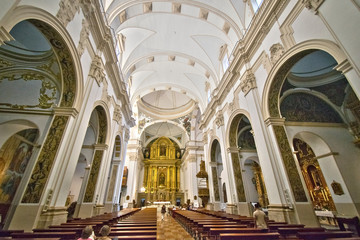 Fototapeta na wymiar Interior de la iglesia de San Bartolomé (Benicarló, Castellón, España)