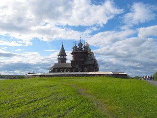 Fototapeta na wymiar Church of the Orthodox Church made of wood in Russia.
