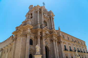 Fototapeta premium The Cathedral (Duomo) of Ortigia in Syracuse, Sicily, Italy