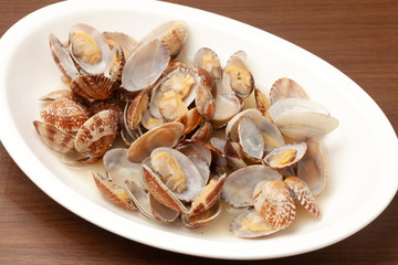 アサリのバター蒸し