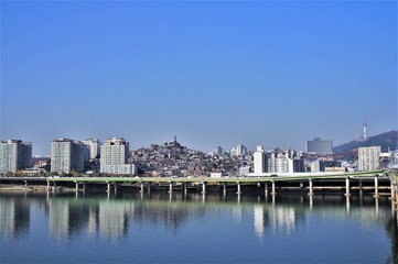Fototapeta na wymiar 漢江沿いの街並み（漢南大橋からの眺望）