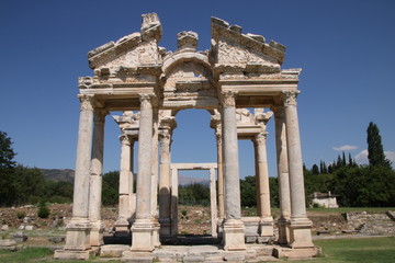 Fototapeta na wymiar Porte antique à Aphrodisias