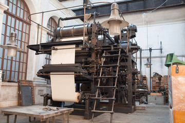Vintage press for newspaper printing - obrazy, fototapety, plakaty