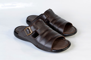Casual brown summer shoe with golden clip