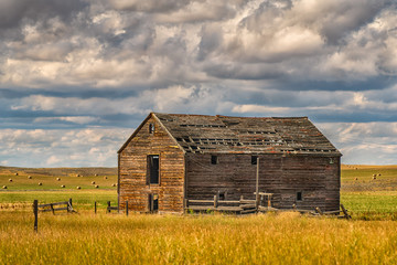 An old abandoned barn here in Montana. © Pete