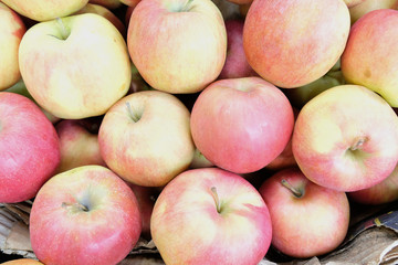 apples on the market