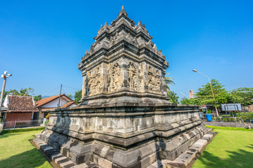 Fototapeta premium Candi Pawon Temple, is a Buddhist temple located between Borobudur and Mendut temple. In magelang, Central Java, Indonesia