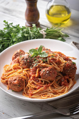 traditional tomato sauce meatball spaghetti