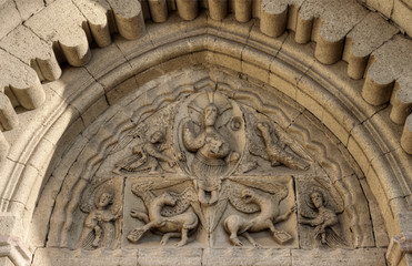 Tympan du prieuré de Ganagobie, France