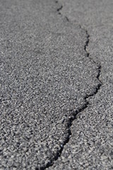 Crepa nell'asfalto della strada