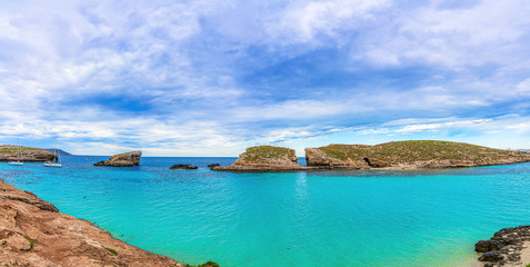 Fototapeta na wymiar The Blue Lagoon on Comino Island, Malta Gozo