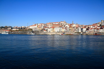 Fototapeta premium Panoramic view of old town of Porto, Portugal