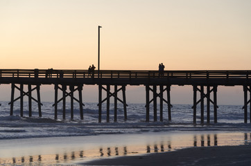 Obraz premium Sunset at Newport Beach pier