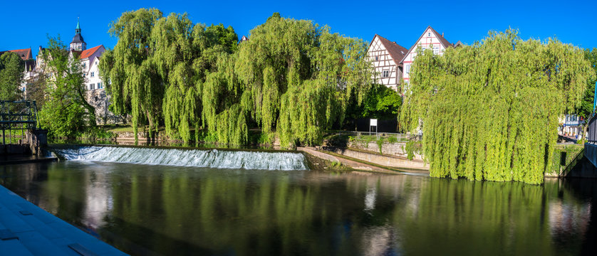 Baccknang Panorama Bleichwiesenwehr mit Stadtturm