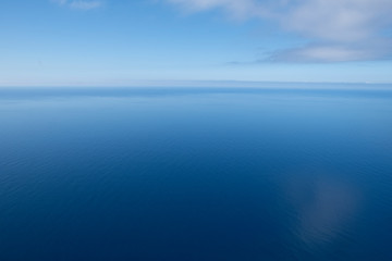 Obraz premium Horizonte de mar e céu azul