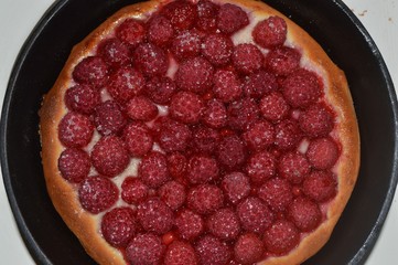 cake with berries