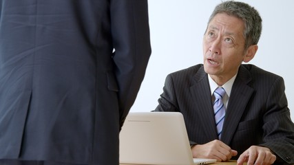 怒る・ビジネス