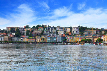 Fototapeta na wymiar embankment of the city of Lugano