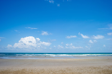 The sea and the blue sky, clean white sky, beautiful in nature