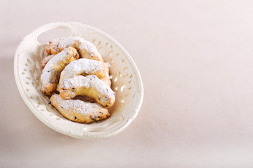 Cranberry and pecan crescents cookies