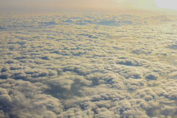 Fototapeta na wymiar 上空　雲の上より空撮
