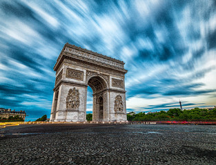 Fototapeta na wymiar arc de triomphe in paris france