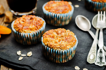 Greek yogurt oats dried apricots muffins with coffee