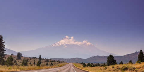 Obraz premium Mt. Shasta, as seen from south bound Hwy. 97 near Weed, California
